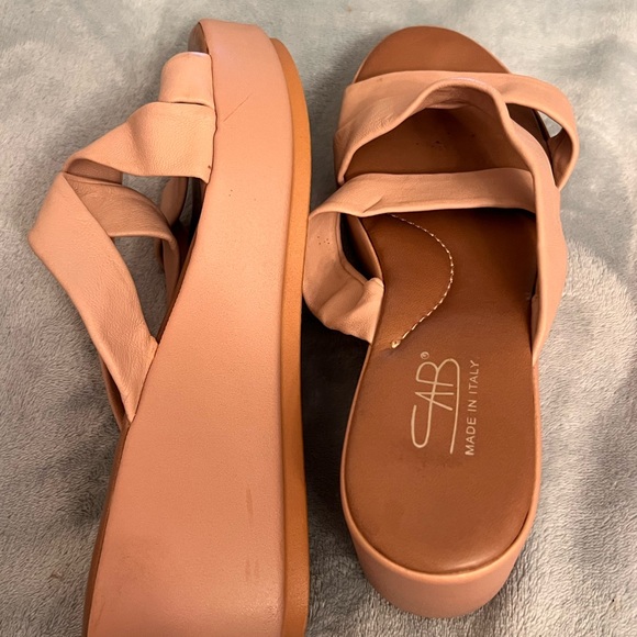 CAB leather, Italian, wedge sandals - Picture 5 of 8